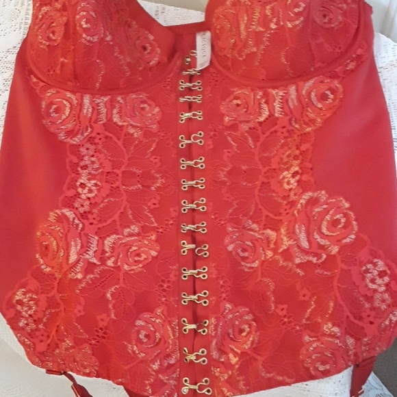 Cacique Bustier red lace size 40dd - Picture 6 of 6